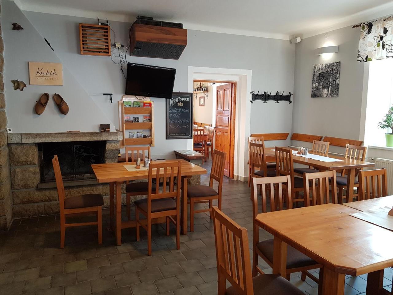 Pension Pod Lipou Loučovice 外观 照片